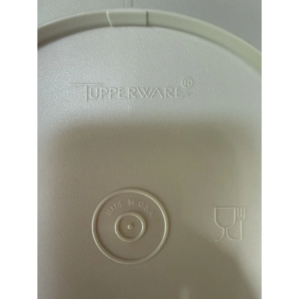 Vtg Tupperware Round Divided Storage Relish Tray Container 1708 w/Lid 1709